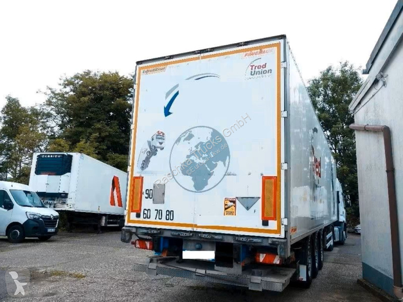 نصف مقطورة Fruehauf Koffer