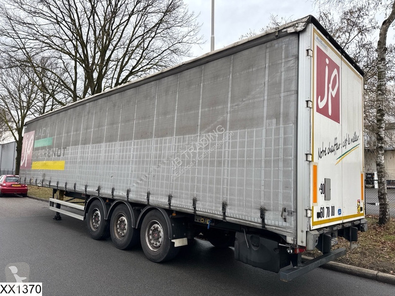 نصف مقطورة Fruehauf Tautliner Lift axle