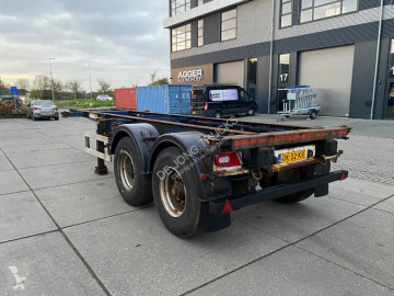 نصف مقطورة حاملة حاويات Krone