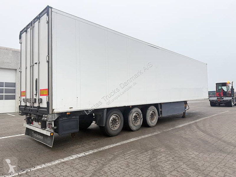 نصف مقطورة Schmitz Cargobull Refrigerated...