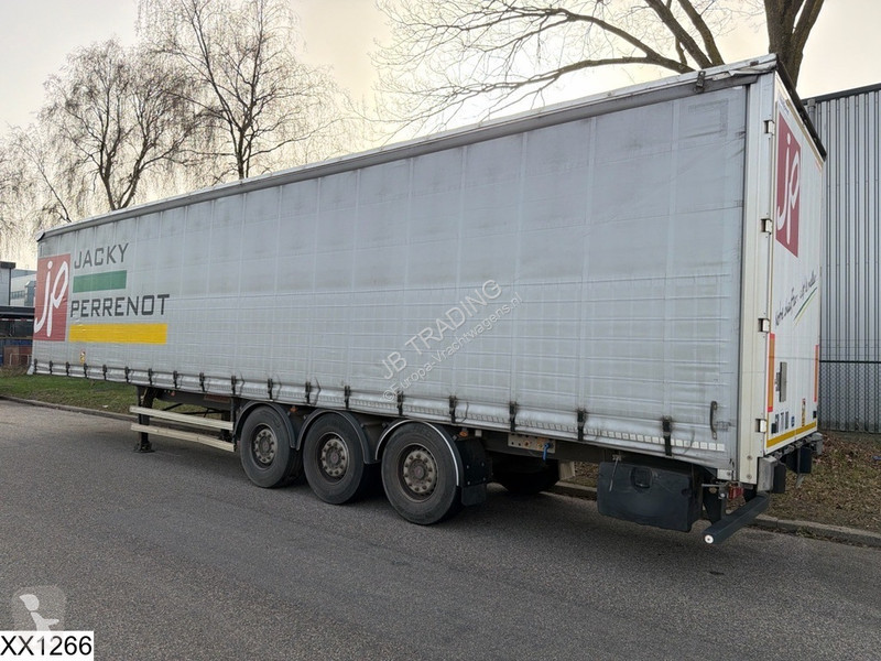 نصف مقطورة Fruehauf Tautliner Lift axle
