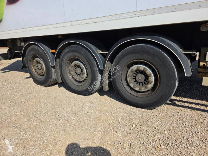 نصف مقطورة Van Hool