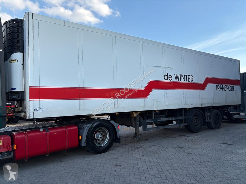 نصف مقطورة Schmitz Cargobull 18 + STEERING AXLE...