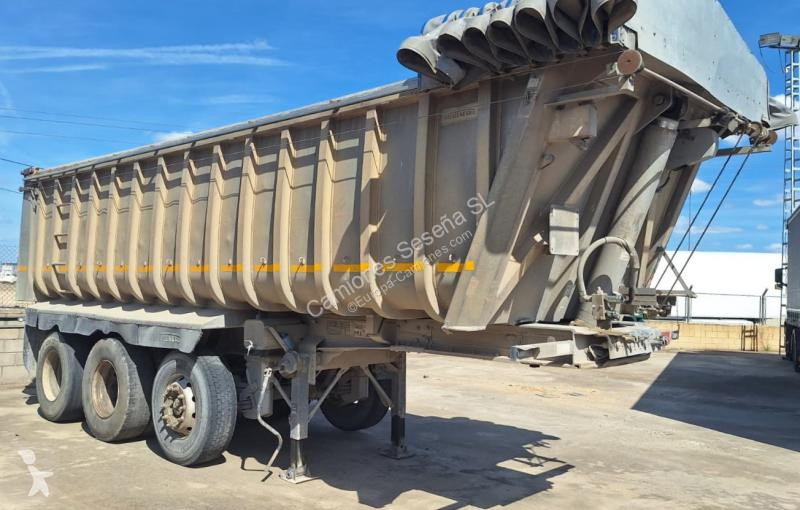 نصف مقطورة Montenegro  SCHB-3812G-A