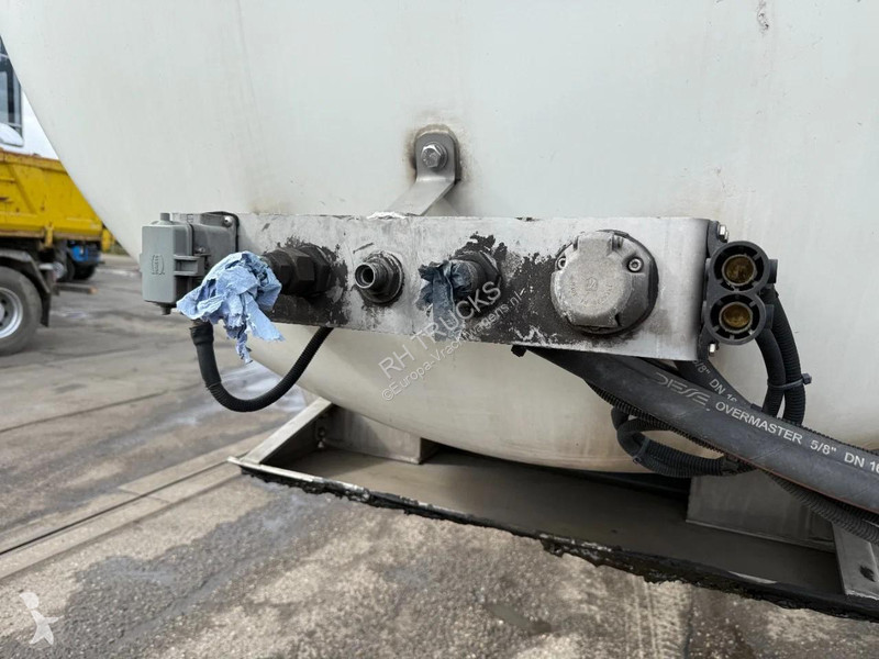 Oplegger Magyar S40EBT 3 AXLE MILKTANK