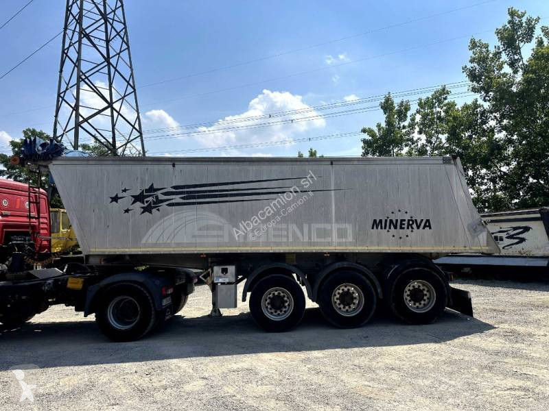 نصف مقطورة Minerva