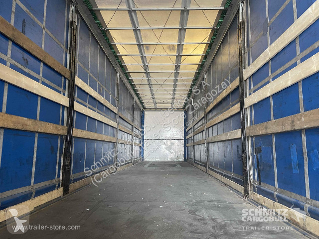 نصف مقطورة Berger Curtainsider Standard
