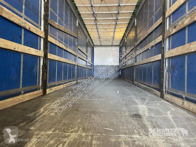 نصف مقطورة Berger Curtainsider Standard