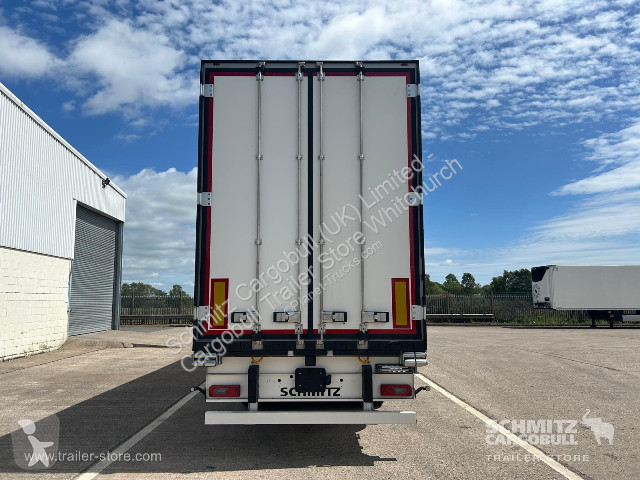 نصف مقطورة Schmitz Cargobull Reefer Standard