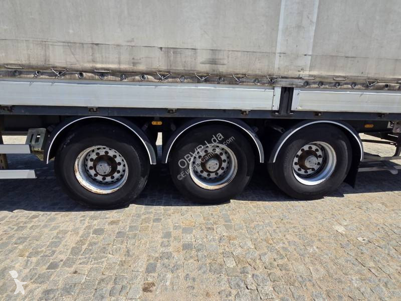 نصف مقطورة Fruehauf