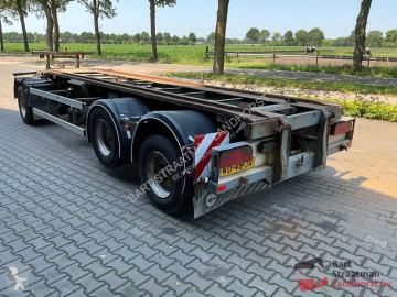 Semi remorque porte containers Contar