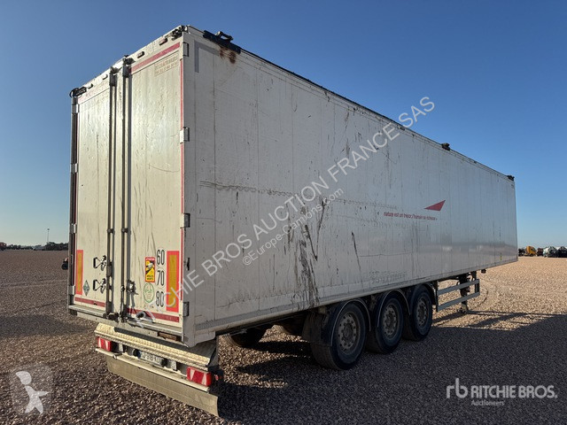 Semiremorca  CF200
