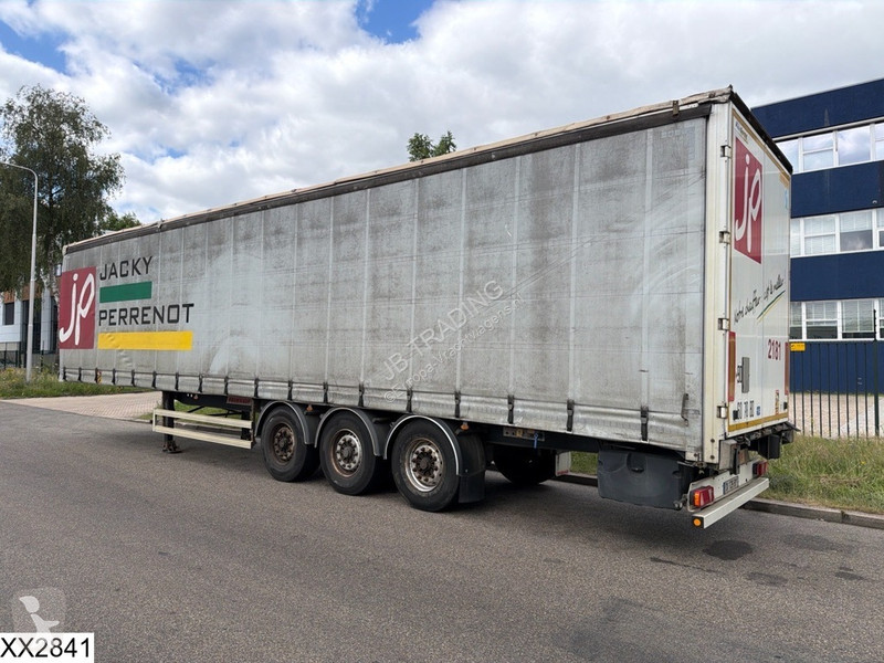 نصف مقطورة Fruehauf Tautliner