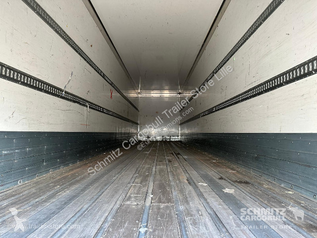 نصف مقطورة Trouillet Semitrailer Dryfreight Mega