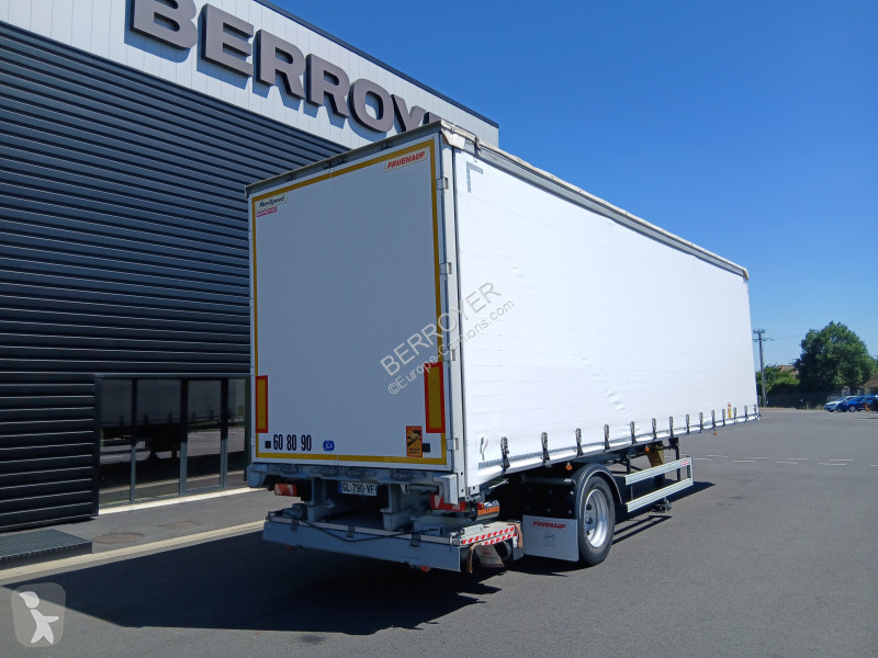نصف مقطورة Fruehauf