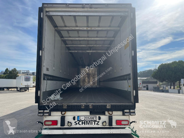 نصف مقطورة Schmitz Cargobull Semitrailer Reefer...