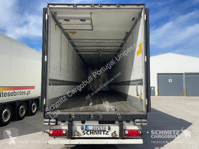 نصف مقطورة Schmitz Cargobull Semitrailer Reefer...