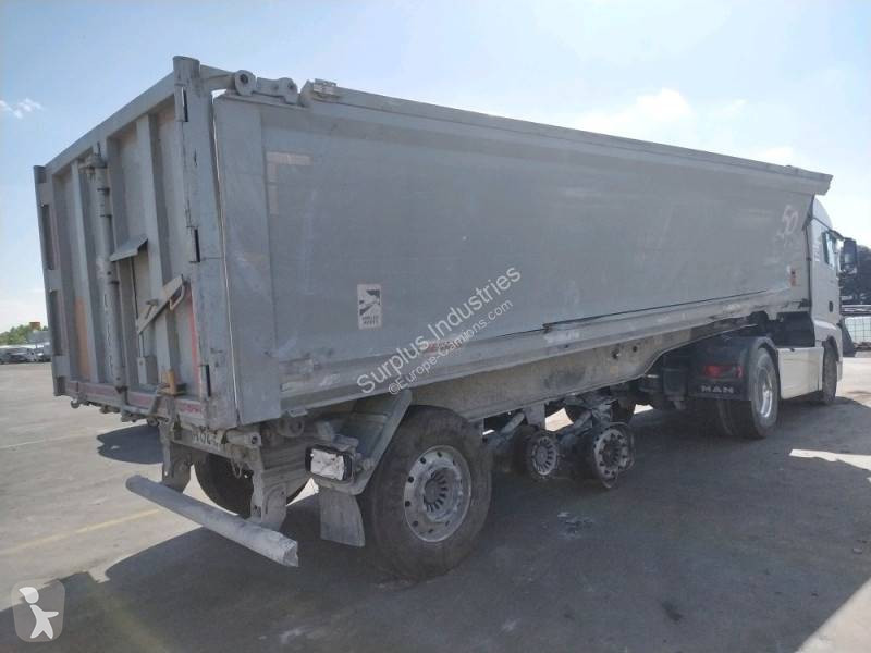 Benalu  semi-trailer