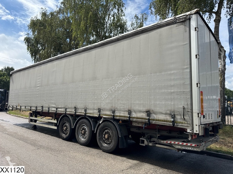 Fruehauf Tautliner semi-trailer