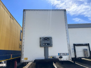 Semi remorque fourgon polyfond Fruehauf
