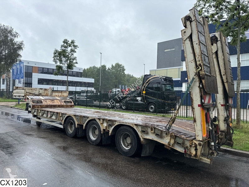 Porte engins Kaiser Lowbed 57,000 kg, steering...