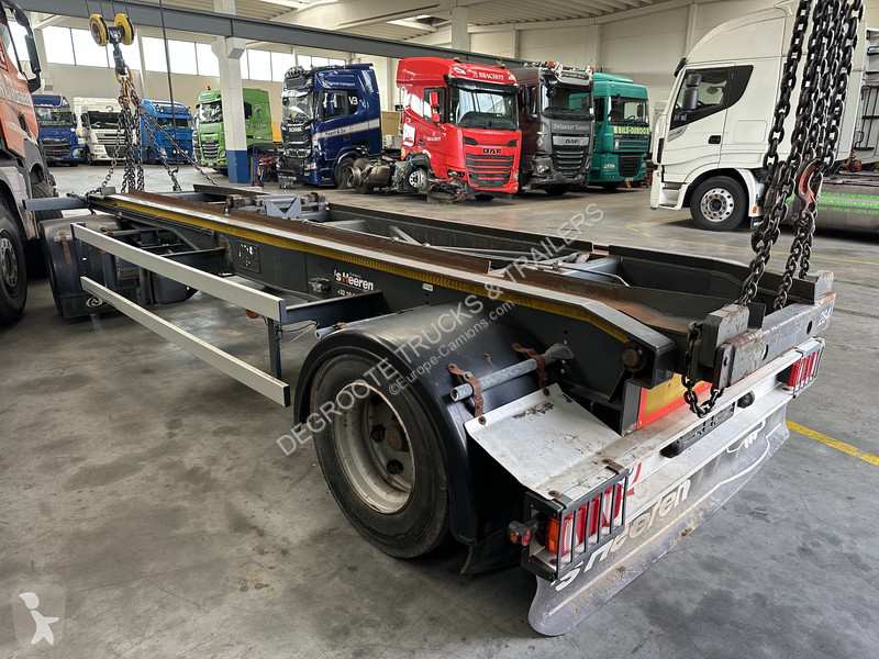 Semirremolque AJK Kip chassis