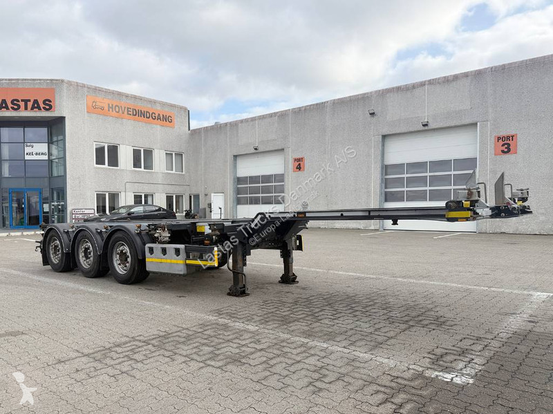 Полуприцеп  TRAILER 3 axle Container chassis /...