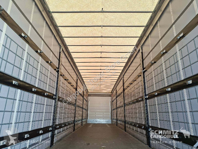 Полуприцеп Berger Curtainsider Mega Getränke