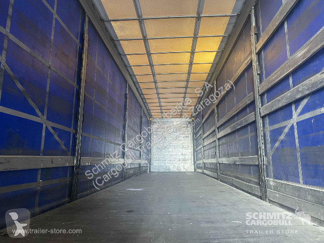 Полуприцеп Schmitz Cargobull Curtainsider Mega