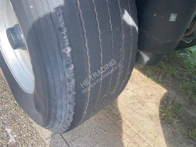 Semitrailer HTF HZP 32 koelvries stuuras laadklep