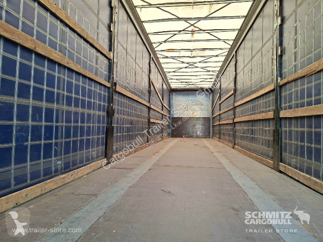 Kögel Curtainsider Mega semi-trailer