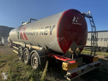 Semi remorque citerne à goudron Magyar