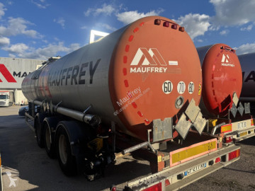 Semi remorque citerne à goudron Magyar