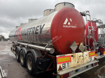 Semi remorque citerne produits chimiques Magyar