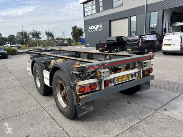 Semi remorque porte containers Krone