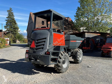 Tipper semi-trailer