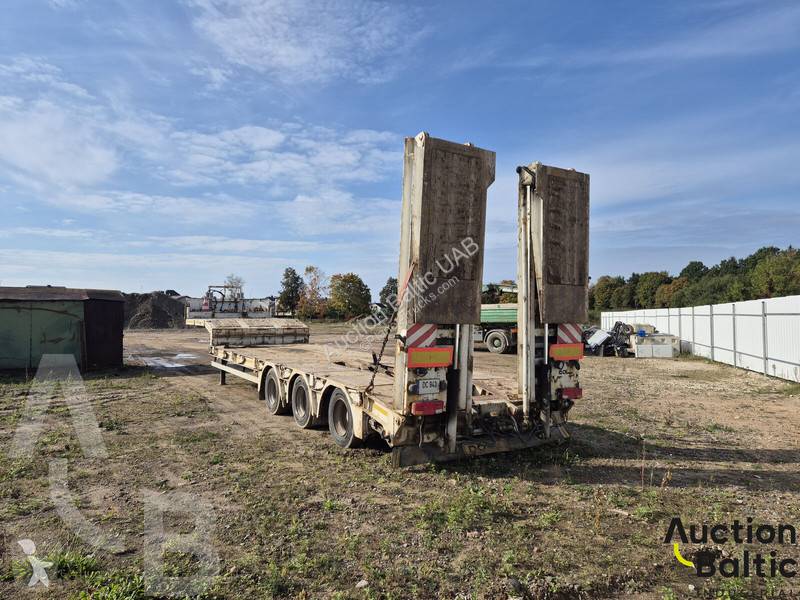 Doll S3L semi-trailer