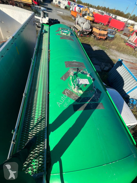 Oplegger Feldbinder Silo für Staub und...