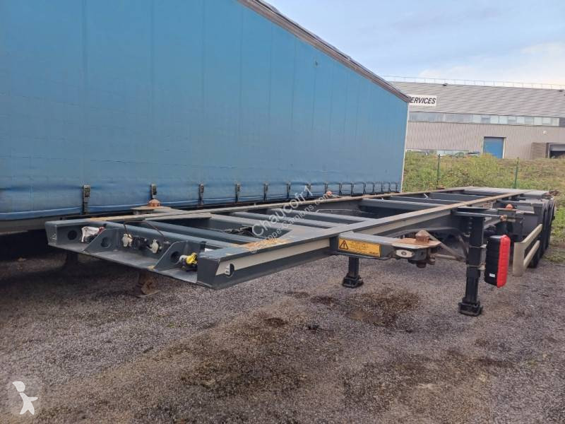 Semi remorque Fruehauf PORTE CONTAINER A LA...