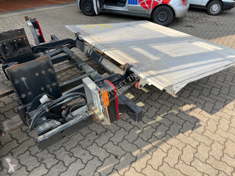 Uitrusting voor vrachtwagens  Dhollandia...