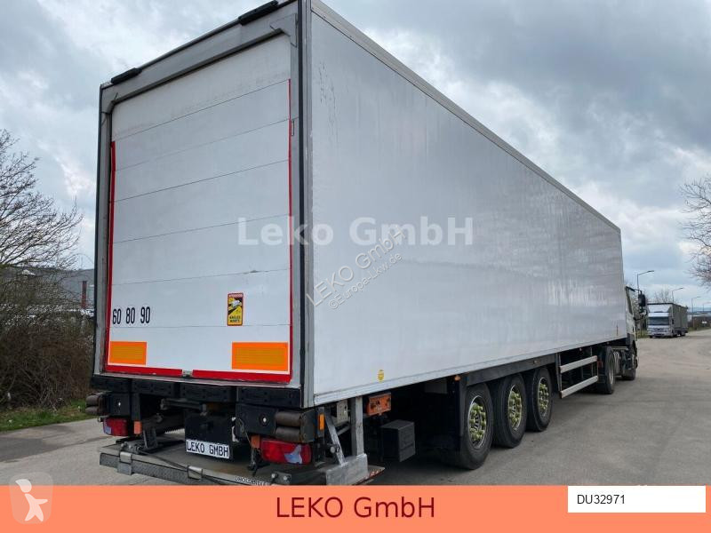 Semitrailer Merker Frappa  Doppelstock Vector...