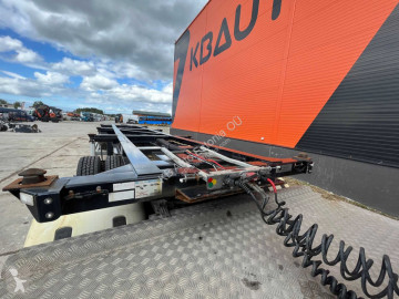 Semi remorque porte containers