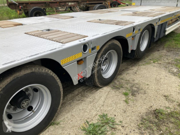 Semitrailer maskinbärare Kässbohrer ny