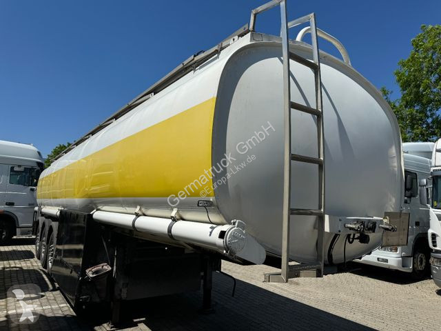 Semi reboque Bolgan Diesel Benzin Tankauflieger...