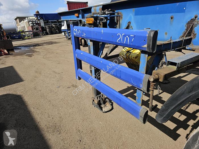 Semitrailer Renders 2 axle 20 ft container...