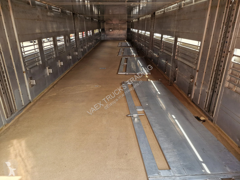 نصف مقطورة Finkl 3 deck - lift- water - vans -...