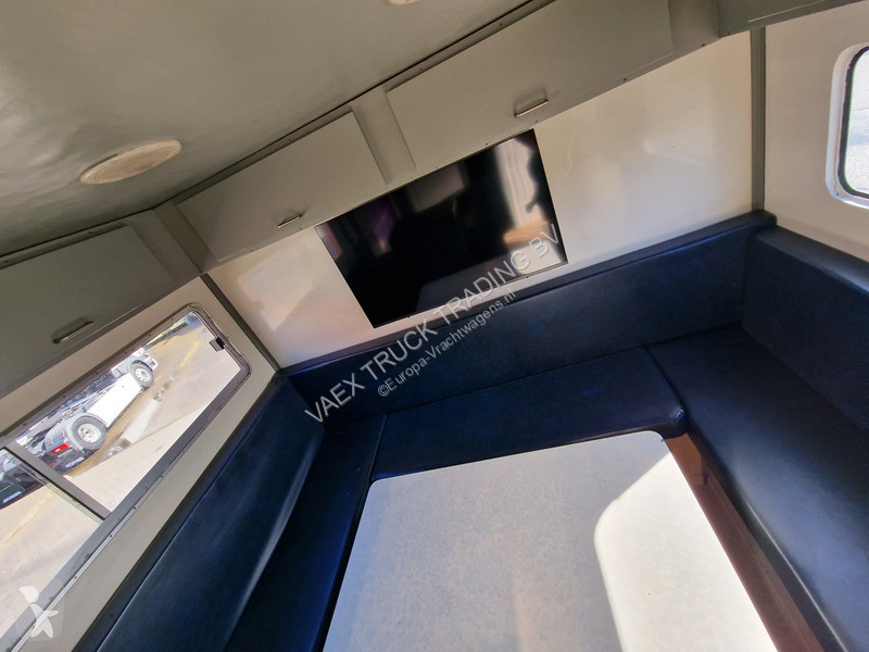 Полуприцеп  913- Camper trailer - 8 bed - Bar -...