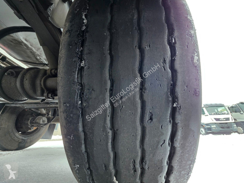 نصف مقطورة Kässbohrer STB / Liftachse /...
