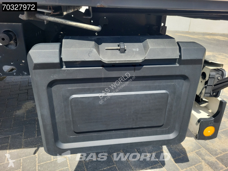 Krone 3 axles Closed semi-trailer