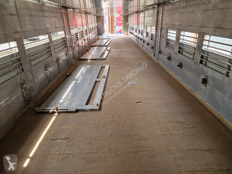 نصف مقطورة Finkl 3 deck - lift- water - vans -...